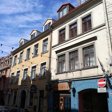 Three-Bedroom Apartment On Peldu 19 Riga Exterior photo