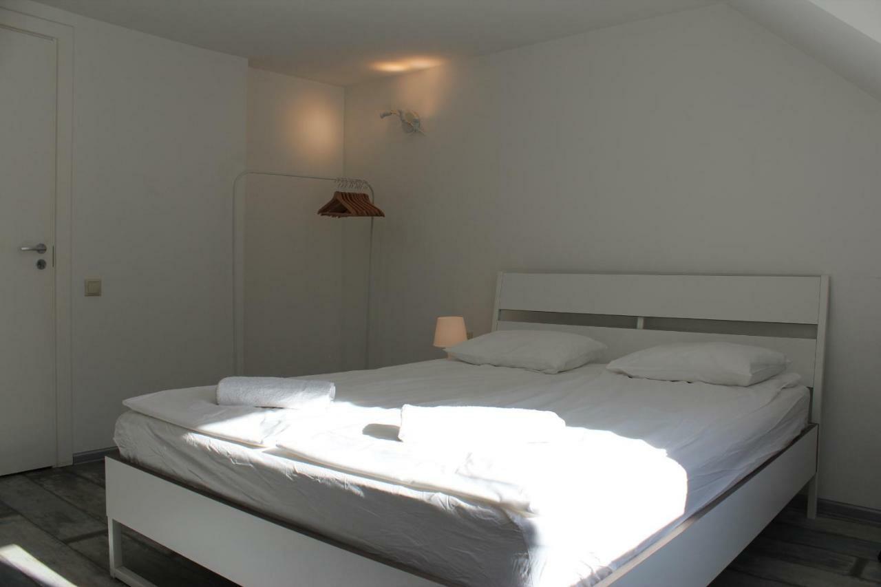Three-Bedroom Apartment On Peldu 19 Riga Exterior photo