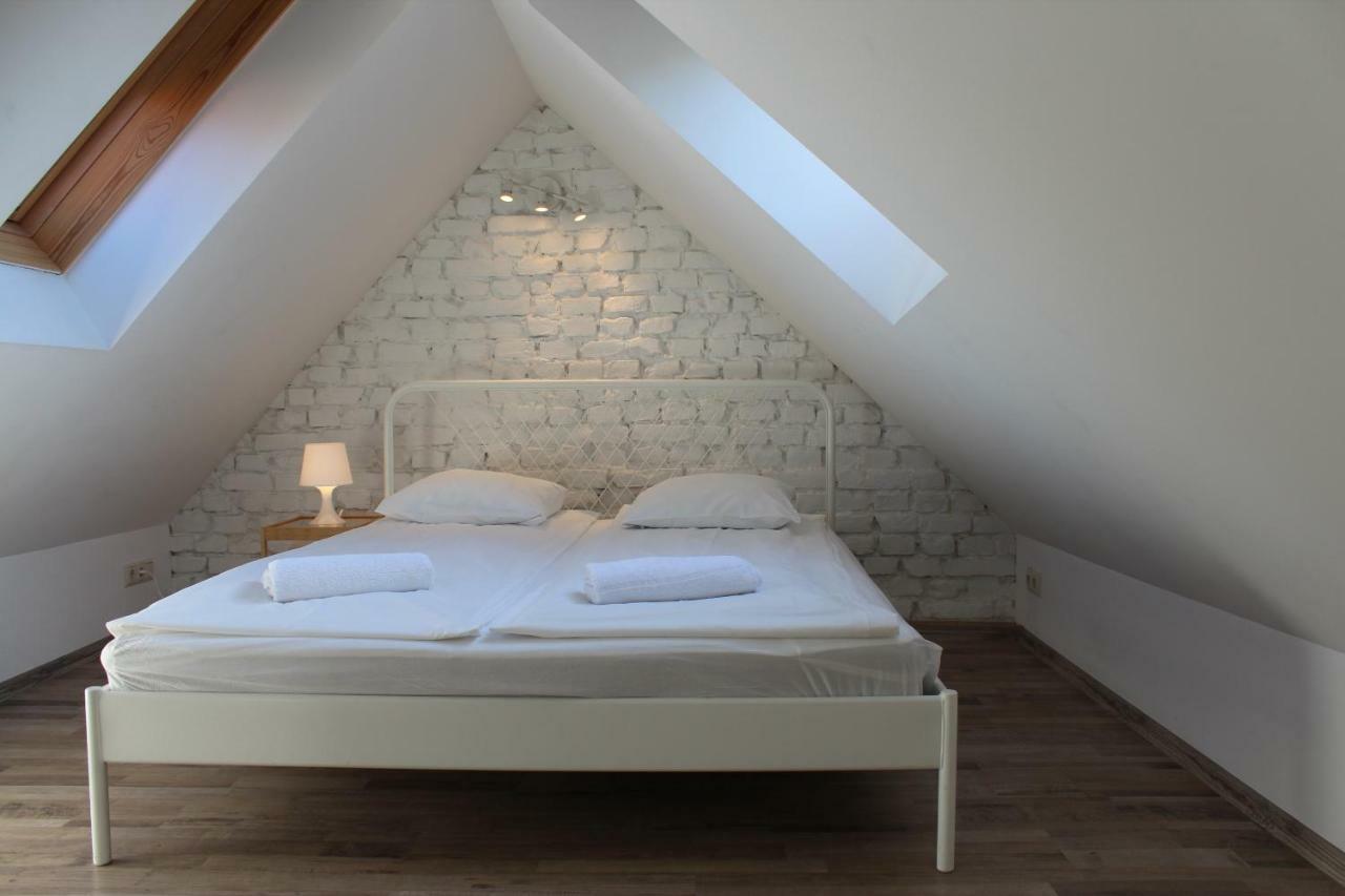 Three-Bedroom Apartment On Peldu 19 Riga Exterior photo