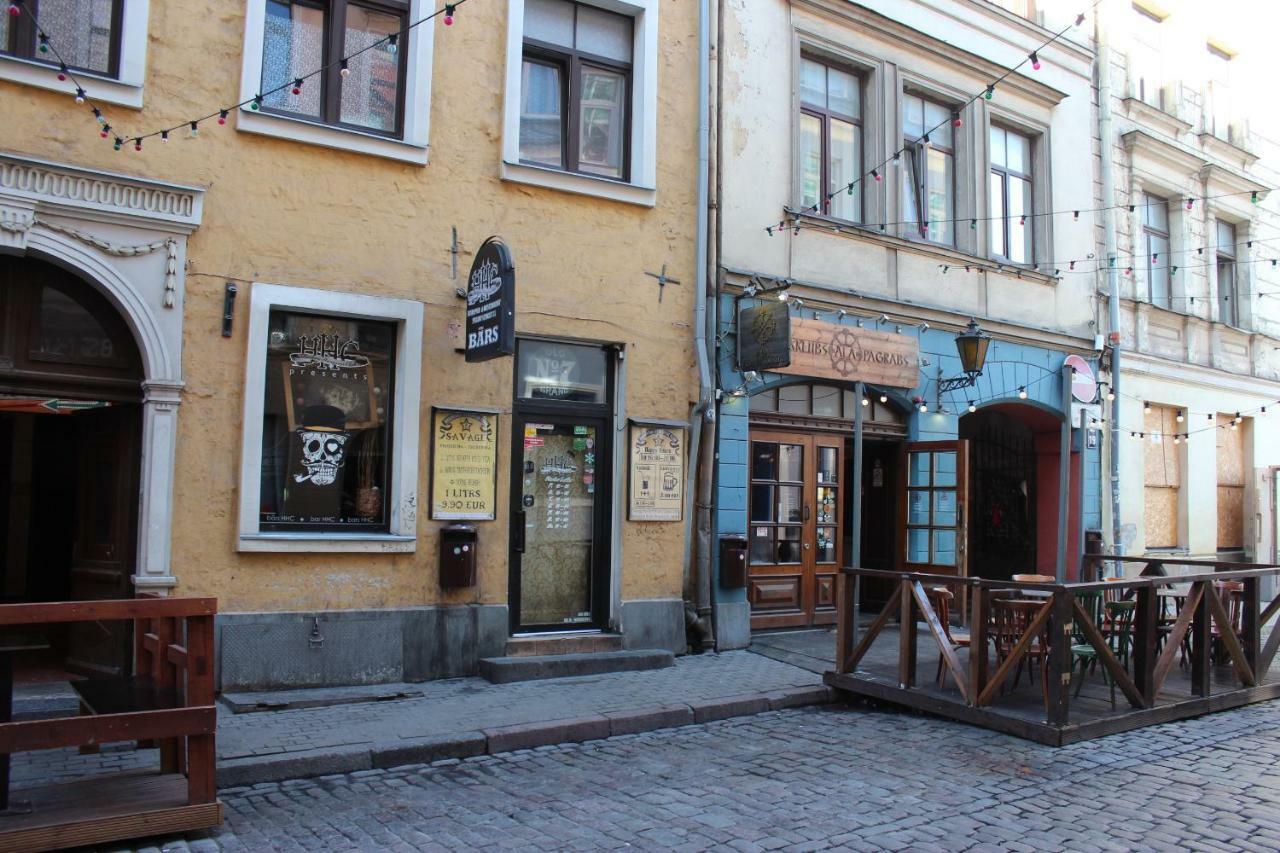 Three-Bedroom Apartment On Peldu 19 Riga Exterior photo